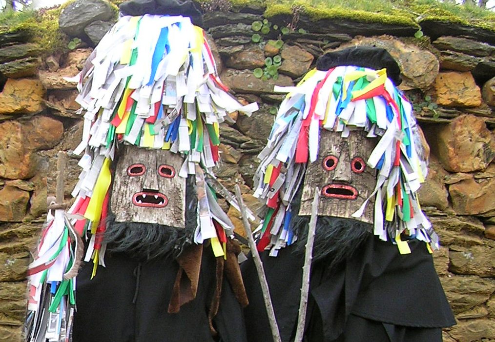 Dos de los personajes de los Campanones de Quintanilla de Yuso. Foto: San Yusto